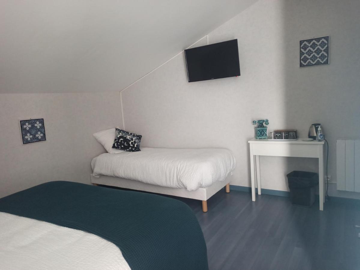 "Les Peyres" Hotel Lamothe-Landerron Bagian luar foto