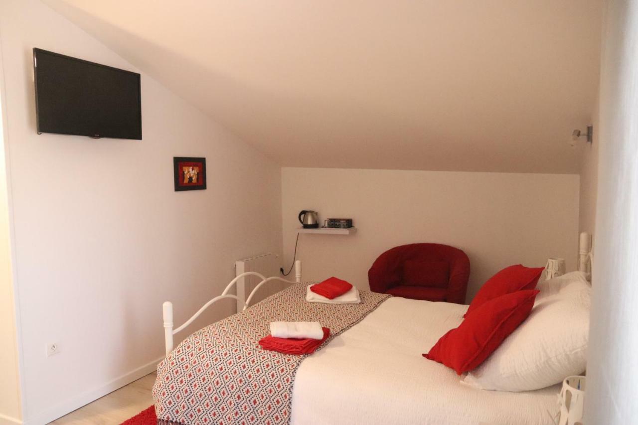 "Les Peyres" Hotel Lamothe-Landerron Bagian luar foto